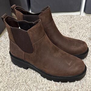UGG Chocolate Brown Leather Boots